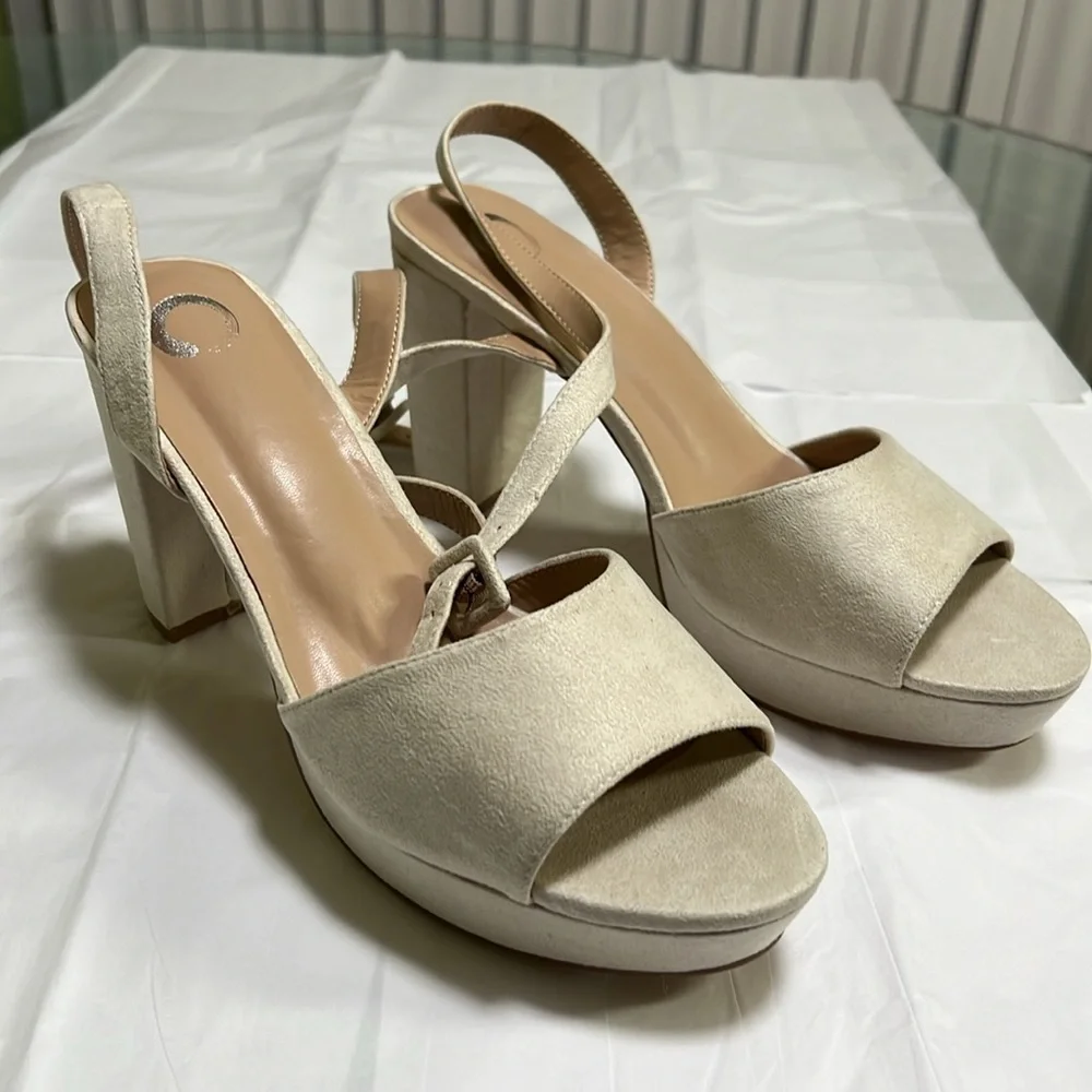JOURNEE COLLECTION Women's Nairri Platform Block Heel Dress Sandals, Size 9.5